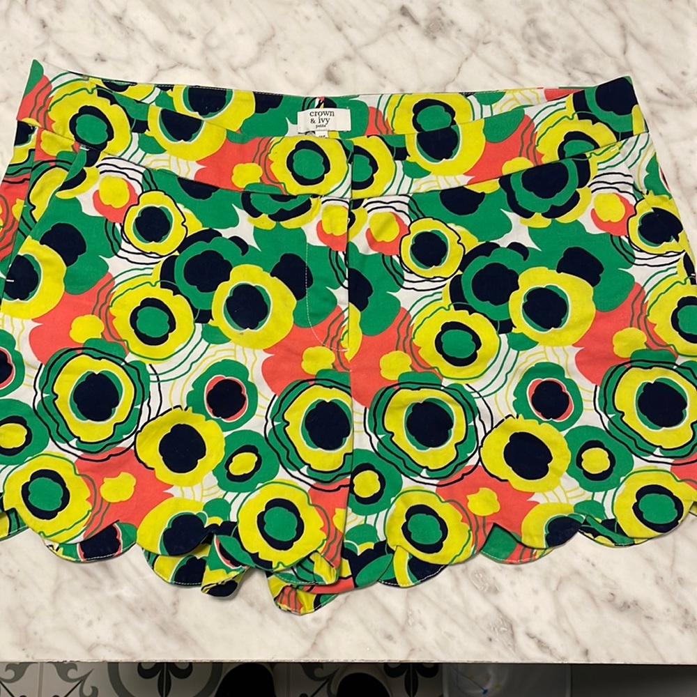 Crown and Ivy shorts scalloped cut edges size 14 P